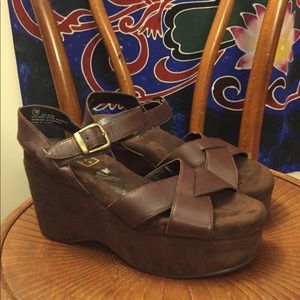 Vintage platform wedge 7